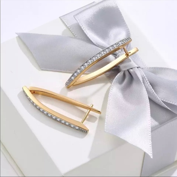 14K Gold Plated V-Shaped Hoop Earrings - Picture 2 of 2